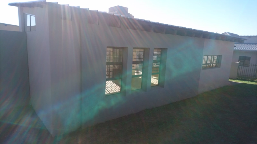 To Let 3 Bedroom Property for Rent in Hillside Free State